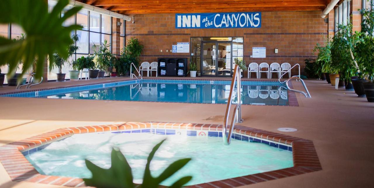 Inn At The Canyons Monticello Buitenkant foto